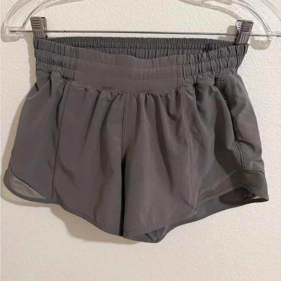 Green lulu shorts - Picture 1 of 5